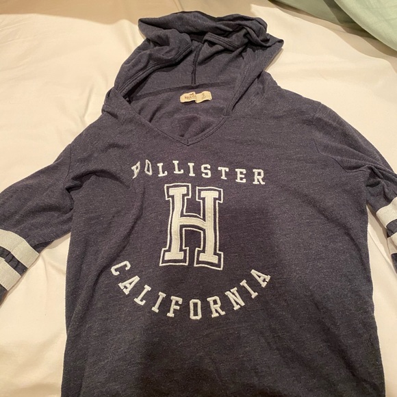 Long sleeve Hollister shirt - Picture 2 of 3